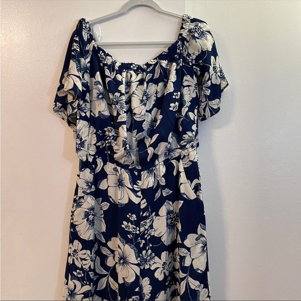 Like new: Floral jumpsuit